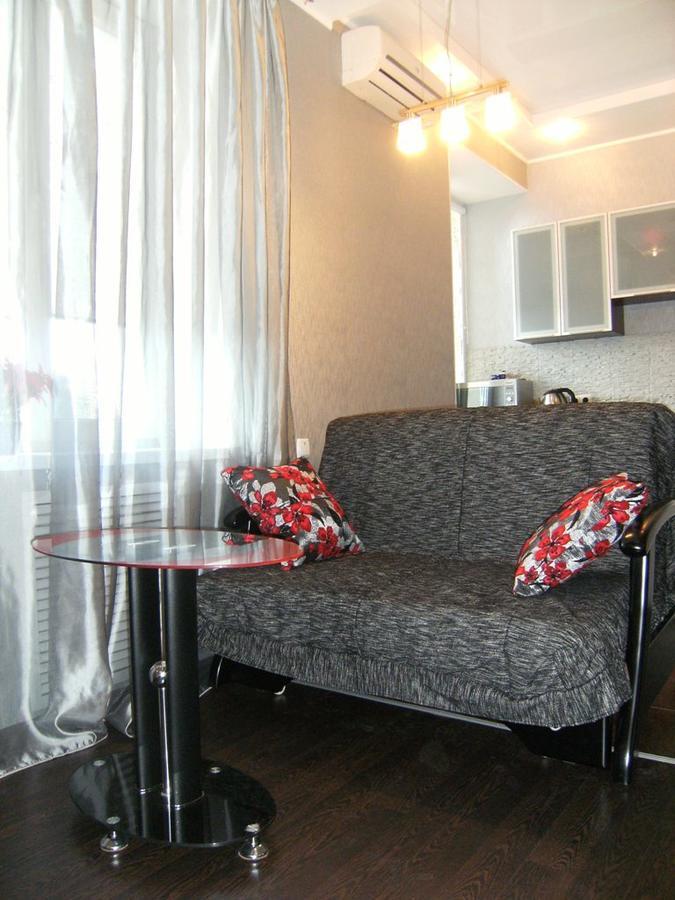 Modern Luxury Studio In The Center Of Kharkiv At Konstitutsii Square Экстерьер фото
