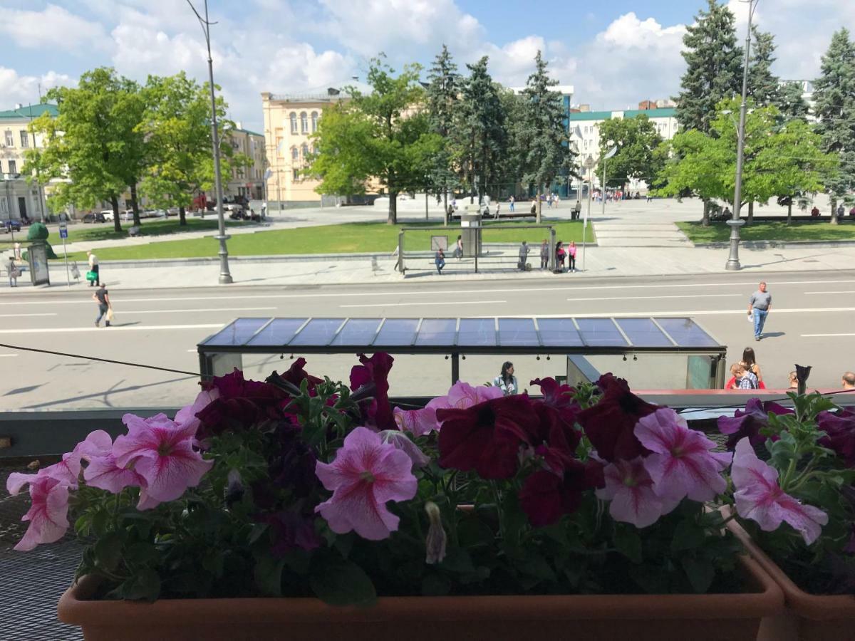Modern Luxury Studio In The Center Of Kharkiv At Konstitutsii Square Экстерьер фото