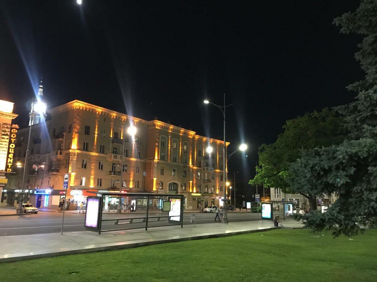 Modern Luxury Studio In The Center Of Kharkiv At Konstitutsii Square Экстерьер фото